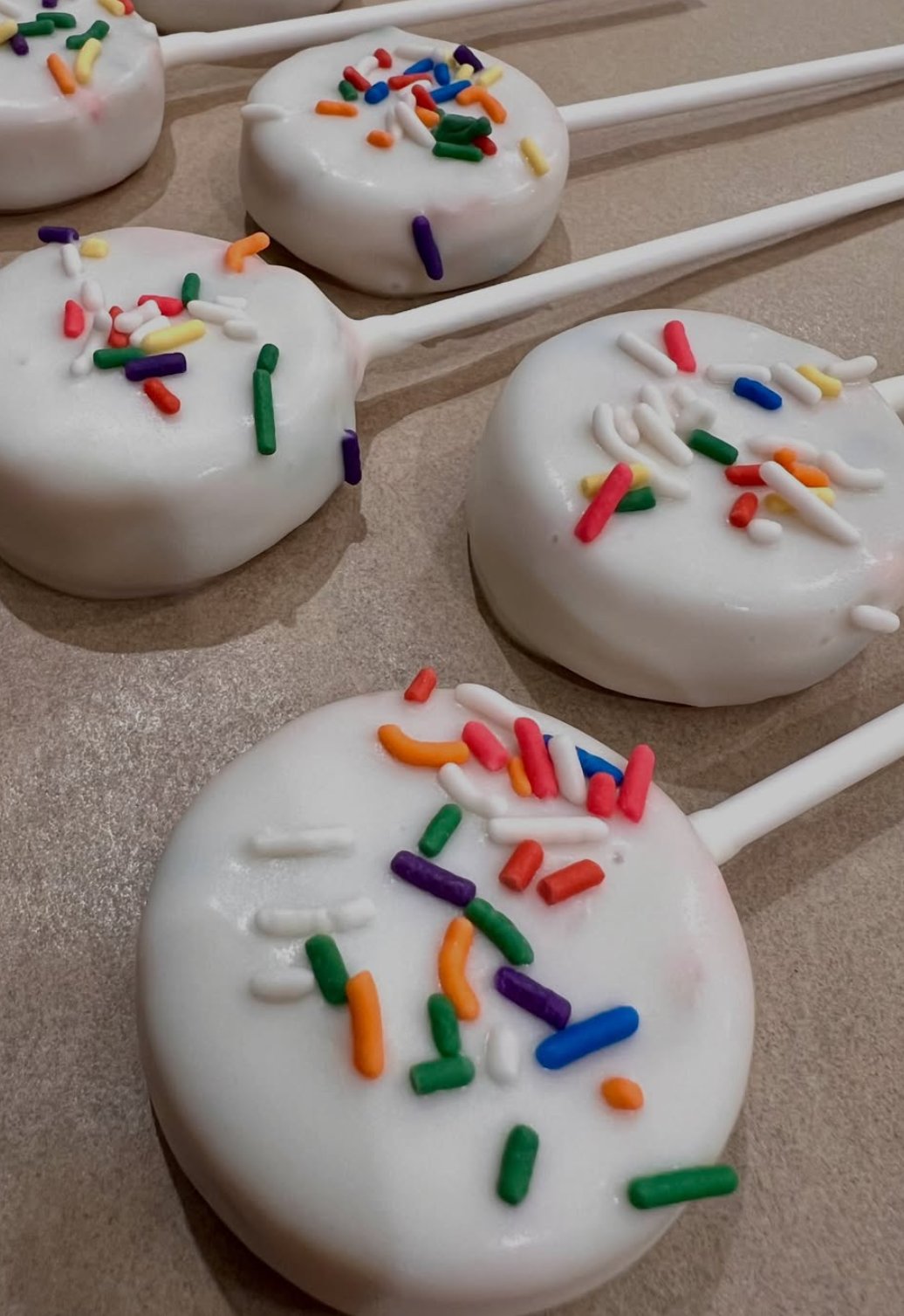 Funfetti kake pops with rainbow sprinkles